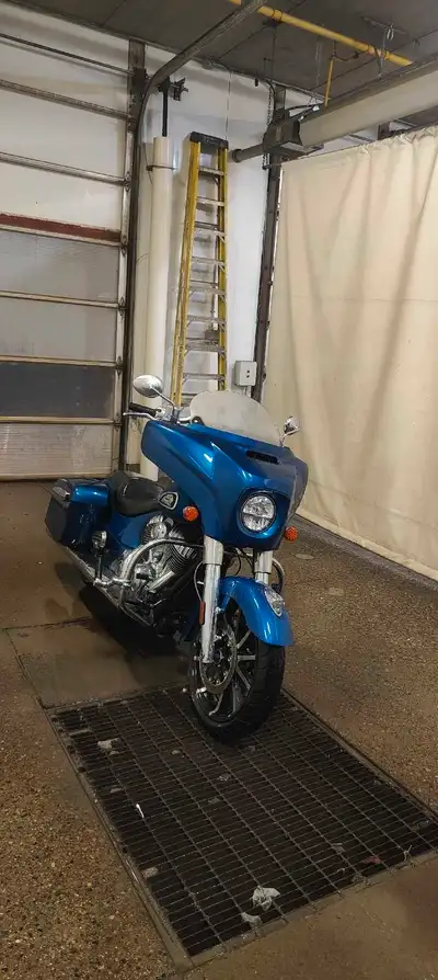 2019 Indian Chieftain Limited Deep Water Metallic Paint 50250 Thunderstroke 116 engine 7 in touchscr...