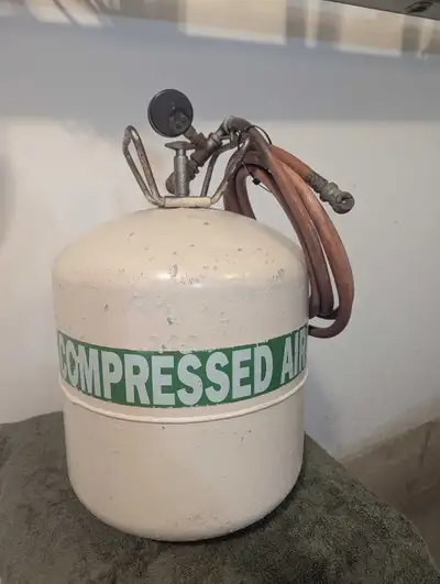 Also comes with inflator tip, pressure gauge, shut off valve, and valve stem bleed off valve.