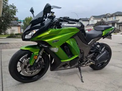 Selling my 2013 Kawasaki Ninja Z1000 SX with low kilometres, perfect for sport touring. This bike ha...
