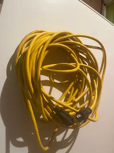 Rallonge électrique 50 pi à 1 prise pour l'extérieur, jaune, View more
