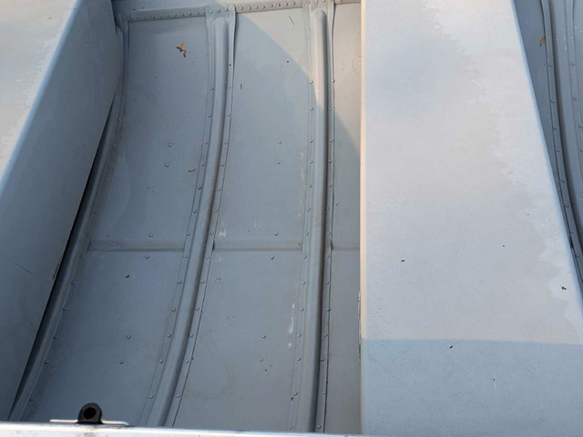 12 ft fMirocraft. deep and wide aluminum boat for sale in Powerboats & Motorboats in Sudbury - Image 4