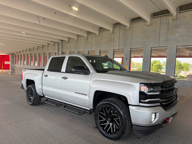 2018 CHEVROLET SILVERADO LTZ Z71 6.2L in Cars & Trucks in Kenora