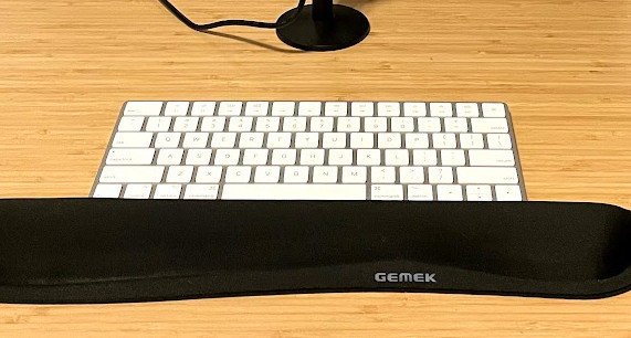 Apple Magic Keyboard in Mice, Keyboards & Webcams in Markham / York Region