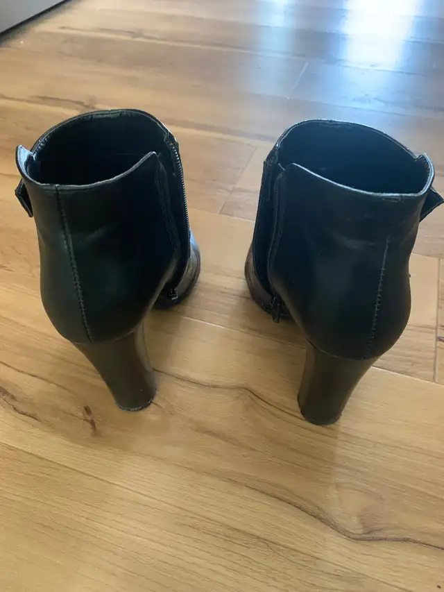 Black, high heel boots size 8 in Women's - Shoes in Grande Prairie - Image 4