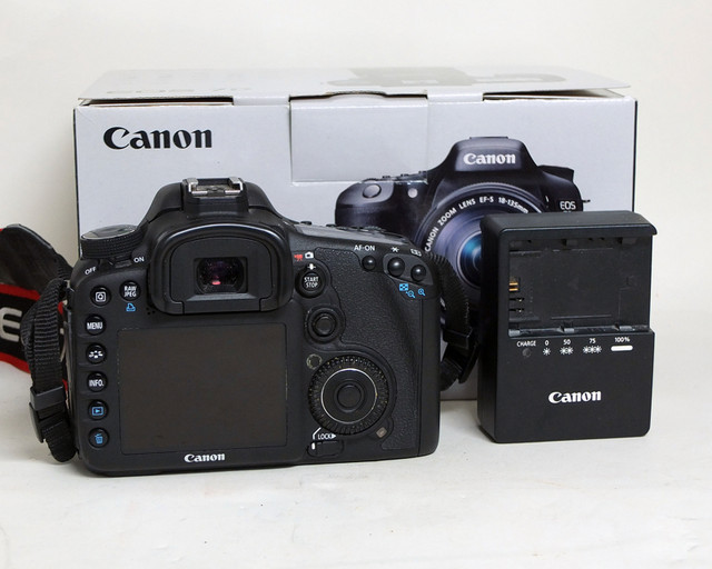 Canon EOS 7D 18.0MP DSLR Camera Body Only SC17,147 $500 in Cameras & Camcorders in Markham / York Region - Image 3