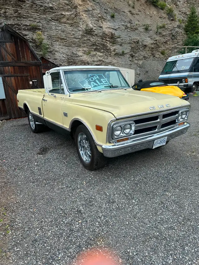 1968 GMC TRUCK, 350 Chevy motor, 700 R4 Trans. New Rims & Tires in Classic Cars in Kelowna - Image 3