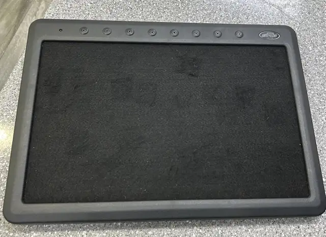 SK8 Guitar Pedal Board in Amps & Pedals in Oshawa / Durham Region - Image 2