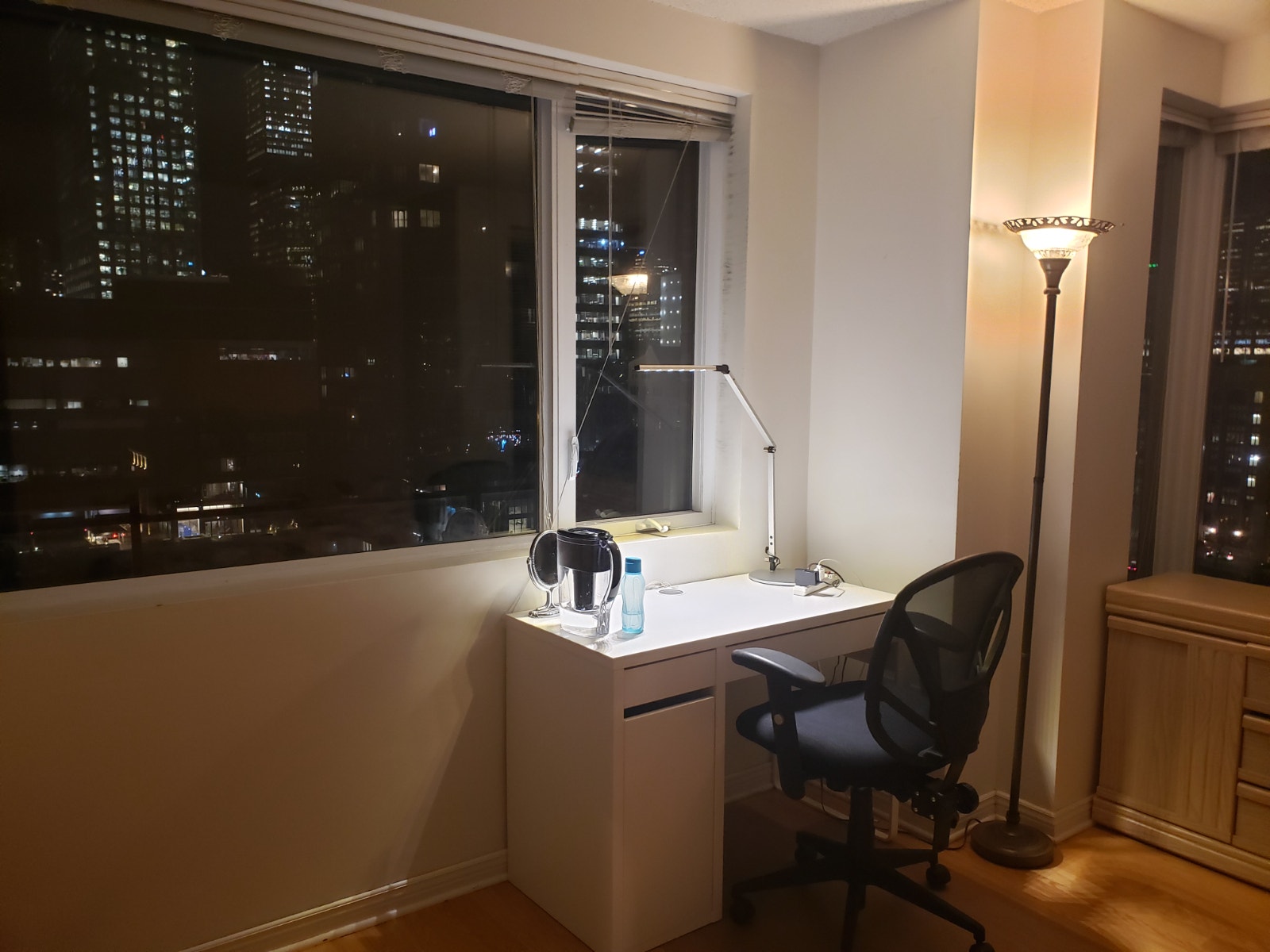 Superbe chambre à louer / Room for Rent Downtown Montreal — photo 2