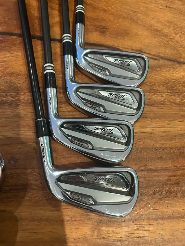Titleist T-100s 4-pw plus a 48 degree t-100s wedge with the set in Golf in Ottawa - Image 7