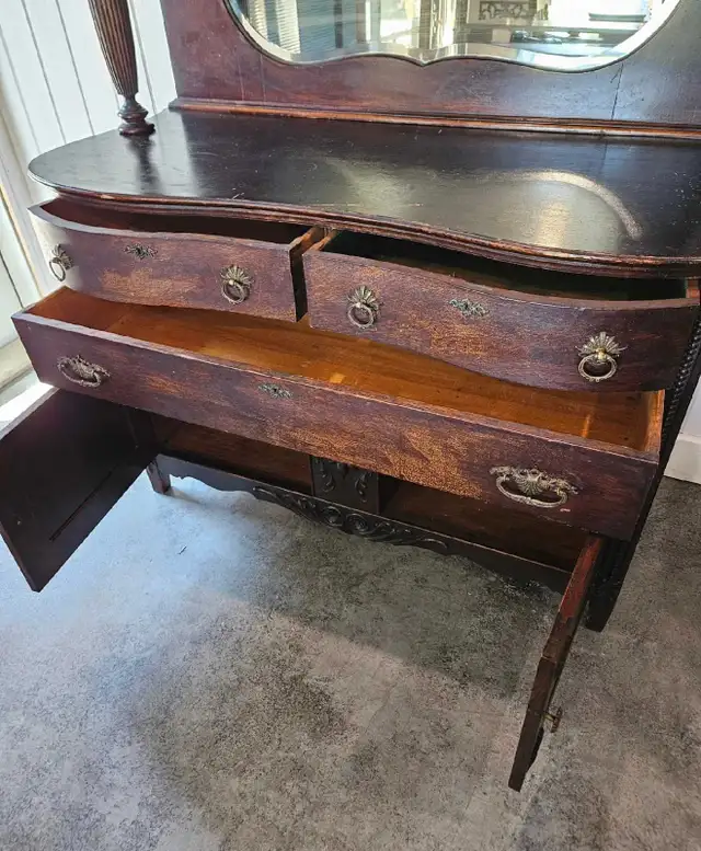 Buffet with Hutch - Delivery Available in Hutches & Display Cabinets in Winnipeg - Image 11