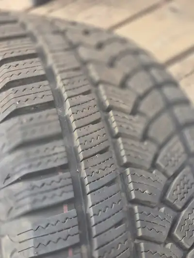 Selling a set of 4 brand new winter tires on dodge rims. They came off of a dodge journey. 225/60/r1...