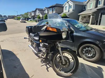 1983 honda silverwing gl 650 interstate motorcycle New tires and new battery With back and side lugg...