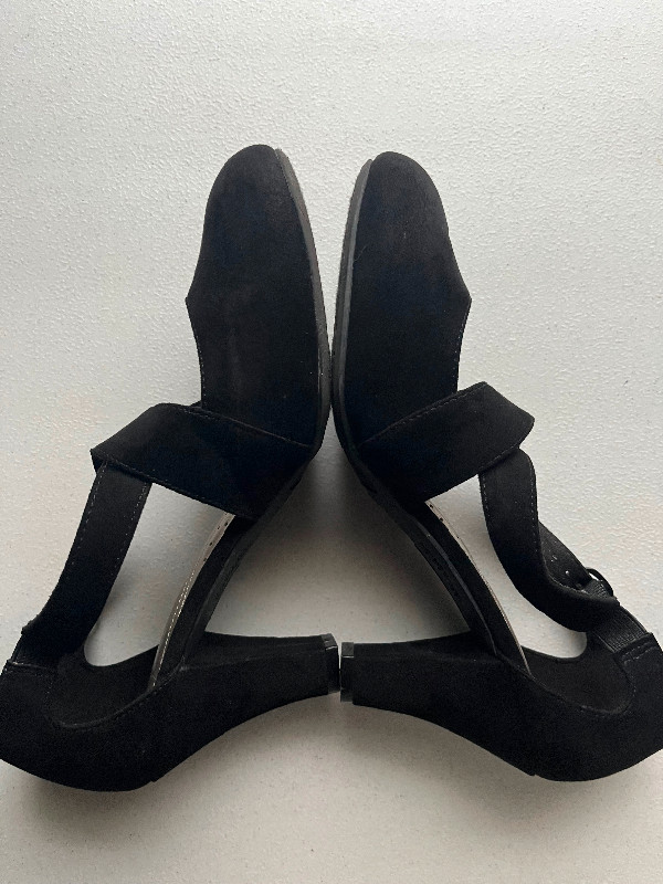 Black shoes (medium high heel) dans Autre  à Ville de Montréal - Image 2