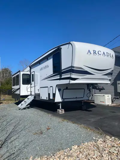 Immaculate condition Arcadia 3660rl used three weekends in Atlantic Canada then 4 months in Florida....