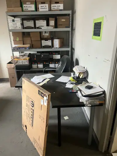 office desks free to pickup before 12 pm mississauga, View more