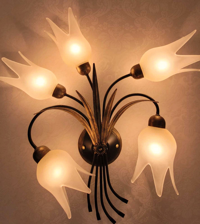 Wall Lamp, Modern Wrought Iron.  in Home Décor & Accents in Markham / York Region - Image 2