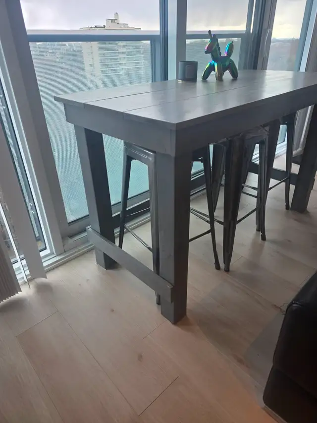Rustic table and 3 stools included in Dining Tables & Sets in City of Toronto - Image 4