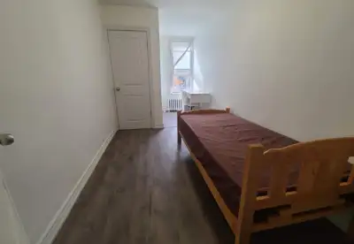 @Bloor, Ossington TTC, Room on 2nd Floor to Rent-2Min TTC Subway