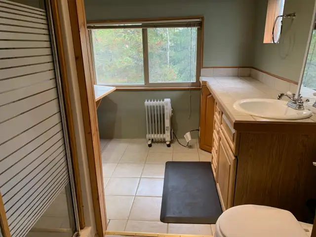 Cedarvale Log Home 2 bed, 2 bath in Long Term Rentals in Terrace - Image 10