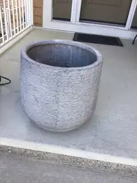 Concrete flower pots 