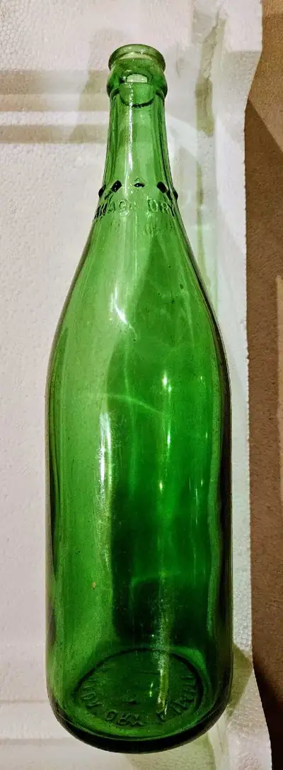CANADA DRY GREEN GLASS BOTTLE., View more