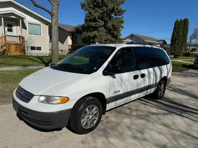 1997 Plymouth grand voyager Safetied Clean title 