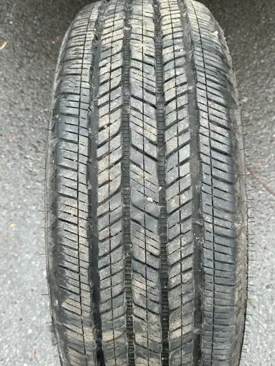 265/60/20 Lightly used BFGoodrich Duellar, 8/32 thread left ,