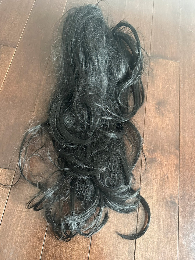Black hair extension pony tail clip in synthetic in Other in Markham / York Region