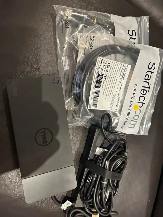 Dell Dock WD 19s with 2 BN Display Port CBLS in Laptop Accessories in Oakville / Halton Region - Image 2