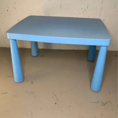 Kids Table – 20"H x 30"W x 21"L – Children’s Furniture / Play Table