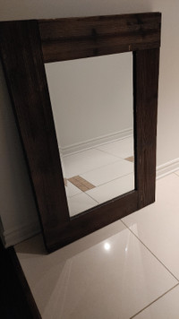 Brossard, Miroir cadre de bois