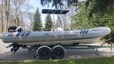 2002 24 FOOT CENTRE CONSOLE FIBREGLASS HYPALON BOAT TWO 115 HP MERCURY ENGINES BRAND NEW SEAT COVERS...