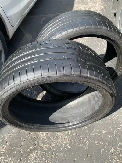 set of 2 Bridgestone POTENZA S001 all season RFT performance tires off rim good condition no damage....