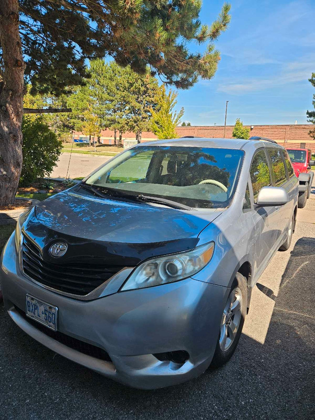 Used Silver 2011 Toyota Sienna  in Cars & Trucks in City of Toronto - Image 2