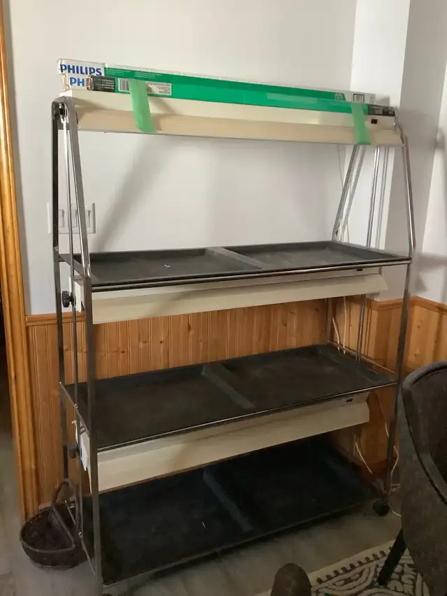3 Tier Plant Grow Stand in Hobbies & Crafts in Barrie - Image 3