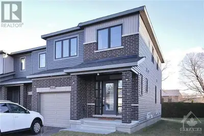 Beautiful 4 Bedroom End-Unit Townhome for Rent in Kanata North Address: 114 Attwell Pvt., Kanata K2K...