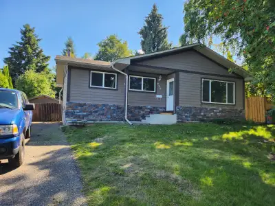 Beautiful whole house for rent located in a highly desirable, quiet area of the West Bowl. Just sout...