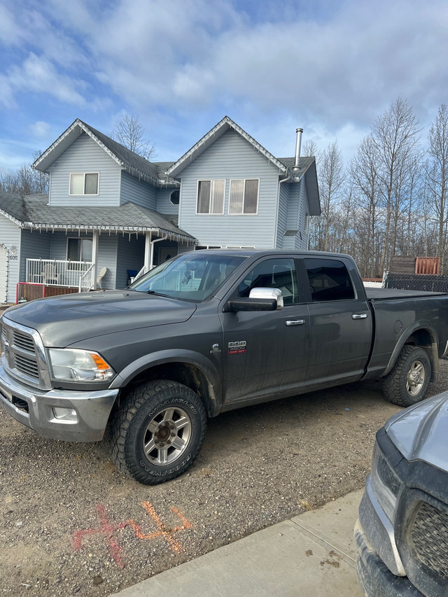 2012 ram 3500 Laramie  in Cars & Trucks in Edmonton - Image 2