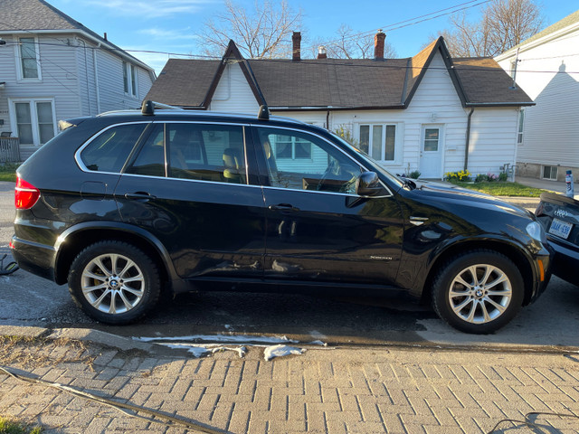 (Trade Jeep) 2011 BMW X5 M Series XDrive 5.0i AWD Luxury SUV in Cars & Trucks in St. Catharines