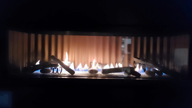 Save Over $3,500 on a Boulevard Floor Model Gas Fireplace! dans Foyers & bois de Chauffage  à Région de Markham/York