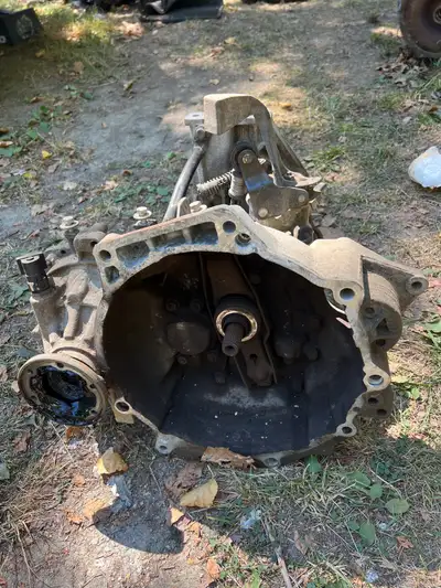 5 speed transmission from 2001 Vw Golf 2 litre, trans has 240,000 kms on it. Located in Digby, Ns. I...
