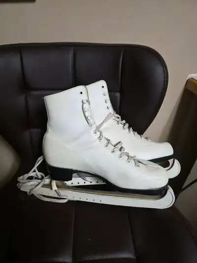 Retro Delta Women's Figure Skates, View more