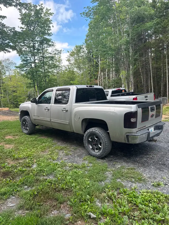 2010 Chevy Silverado546604622944686082