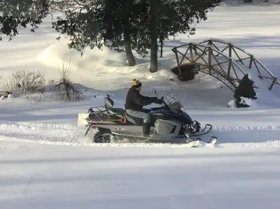avec attache-remorque
