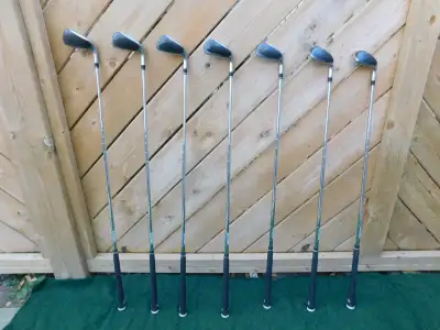 RIGHT-HAND WILSON LAUNCHER HYBRID IRONS SET, View more