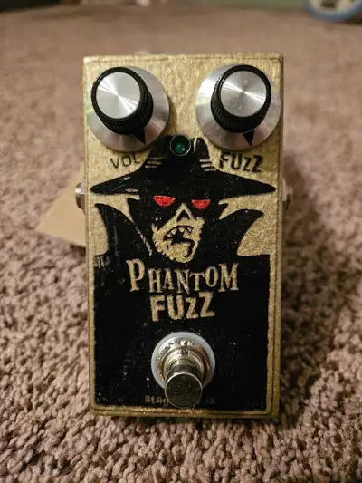 The Phantom Fuzz $120 Stag-O-Lee “Phantom Fuzz” is a hand made “Made in England” clone of a 60’s Mos...