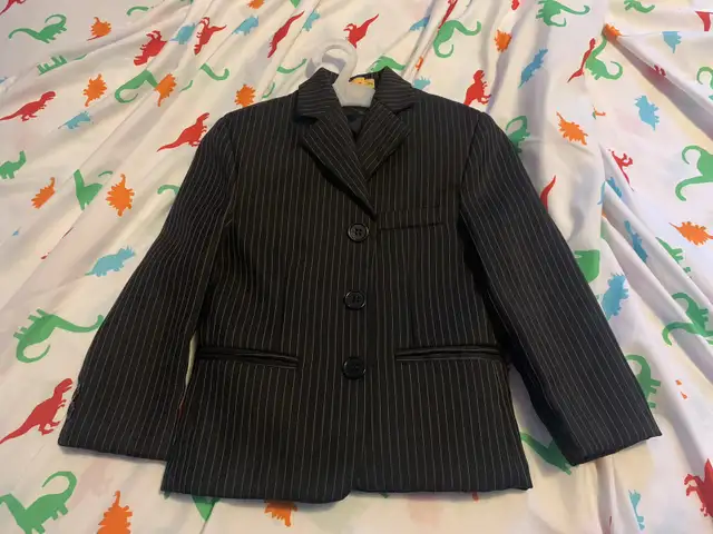 Boy's Black pinstripe 3-piece suit (2T) in Clothing - 2T in Calgary - Image 2