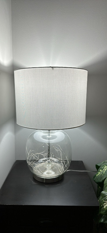 Table lamp in Indoor Lighting & Fans in Regina - Image 3