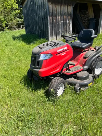 Troy Bilt Riding Lawn Mower, 50 Inch Cut, 24 hp Kohler Twin Cylinder Engine, Only 8 Hours Use, Like...