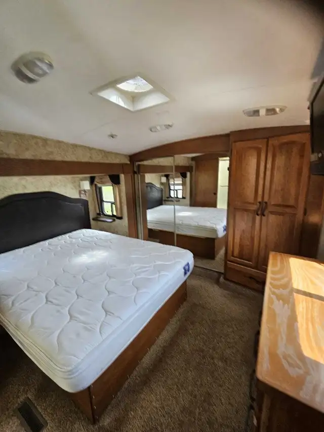 Lakeview RV Lot with 38' Montana 5th Wheel on Lac La Hache in Land for Sale in 100 Mile House - Image 10